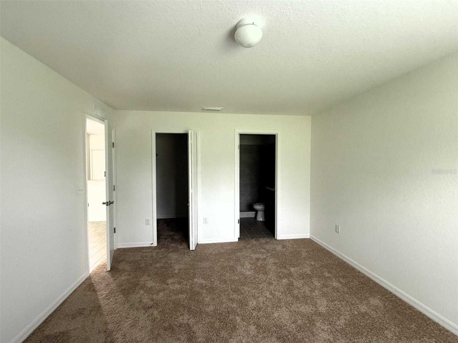 627 W Carey Ln Property Photo 16