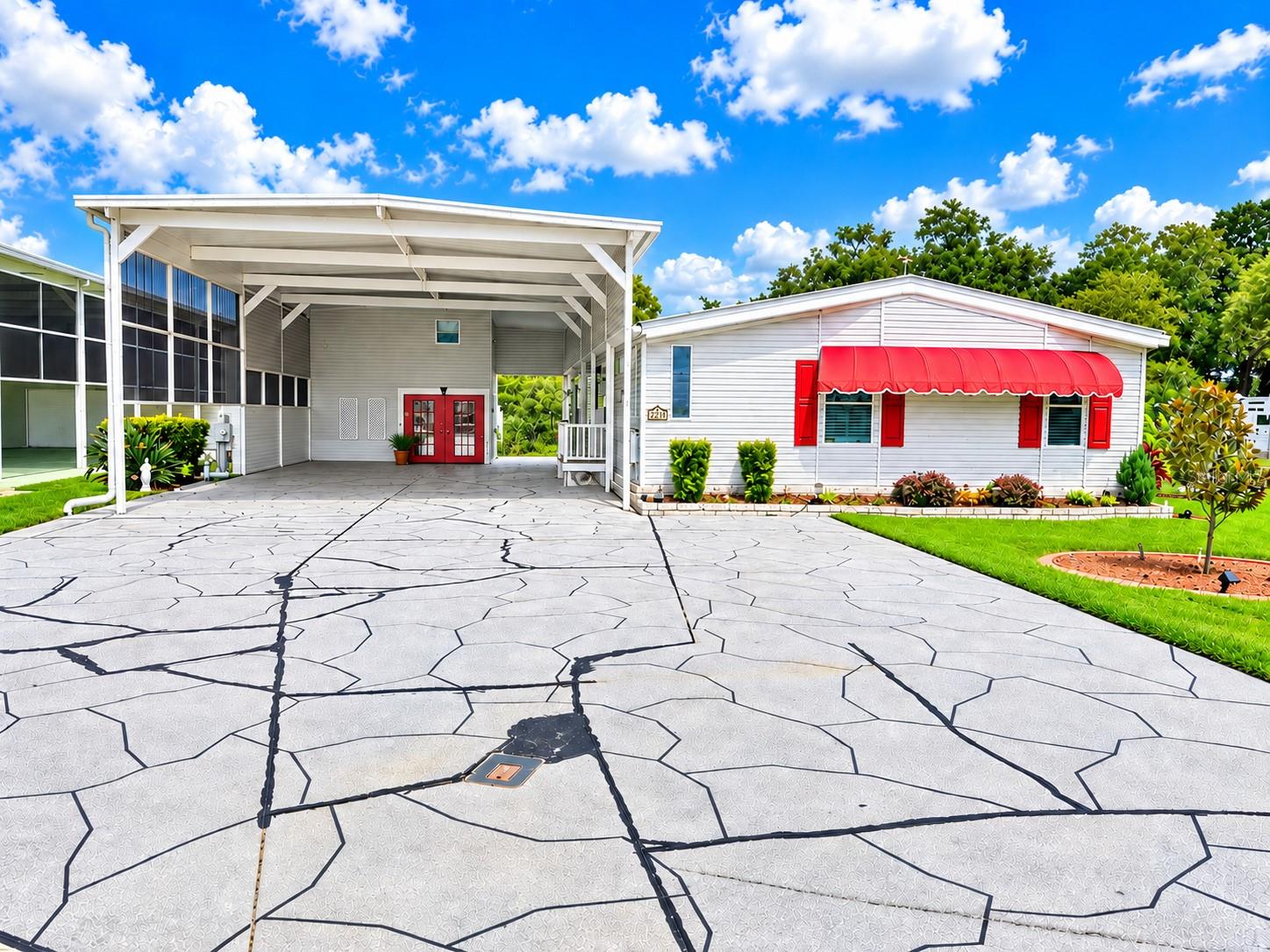 5214 Island View Cir N Property Photo