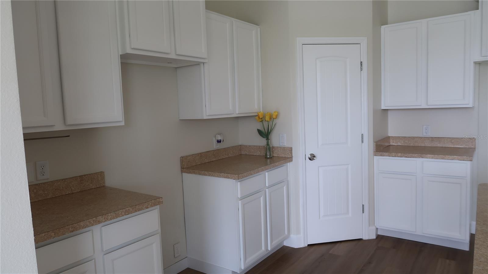 1382 Windward Oaks Loop Property Photo 6
