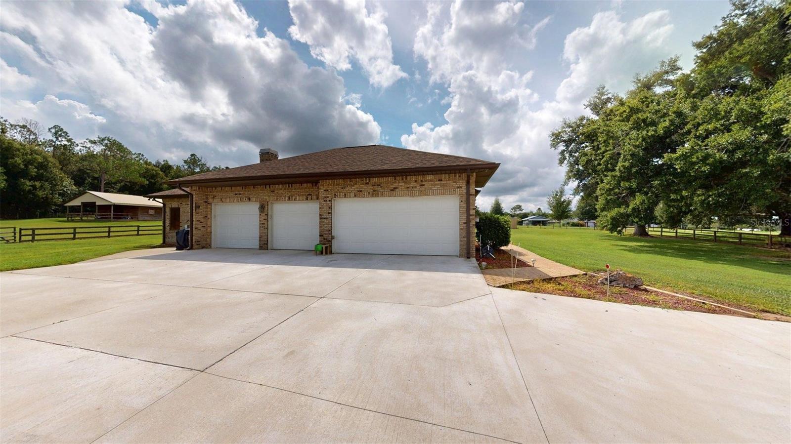 17210 Parrish Grove Rd Property Photo 3