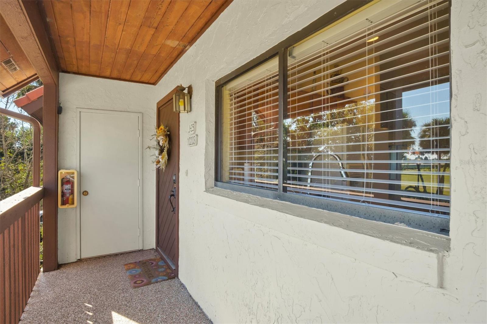 10203 Village Dr #j23 Property Photo 3