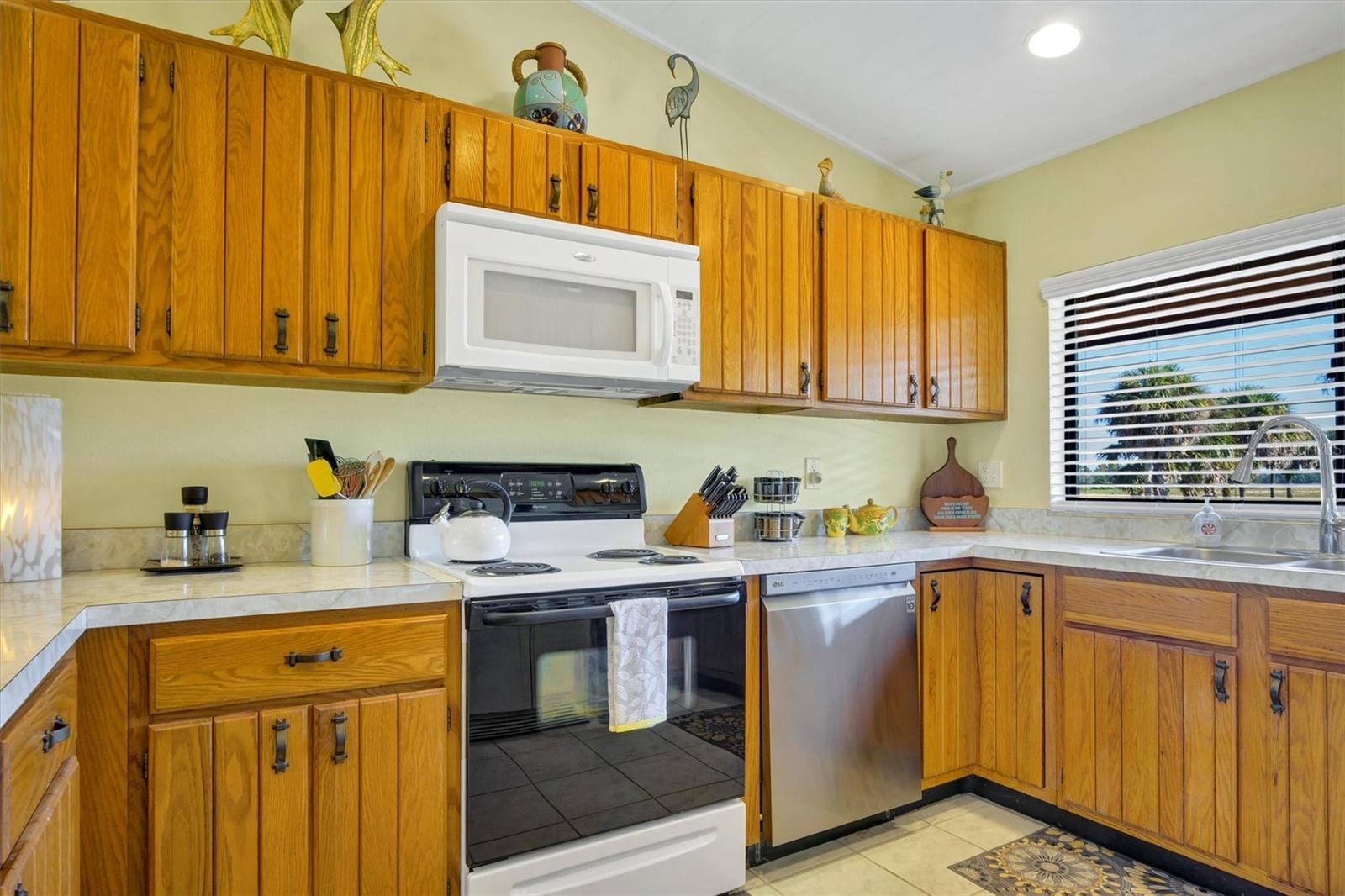 10203 Village Dr #j23 Property Photo 9