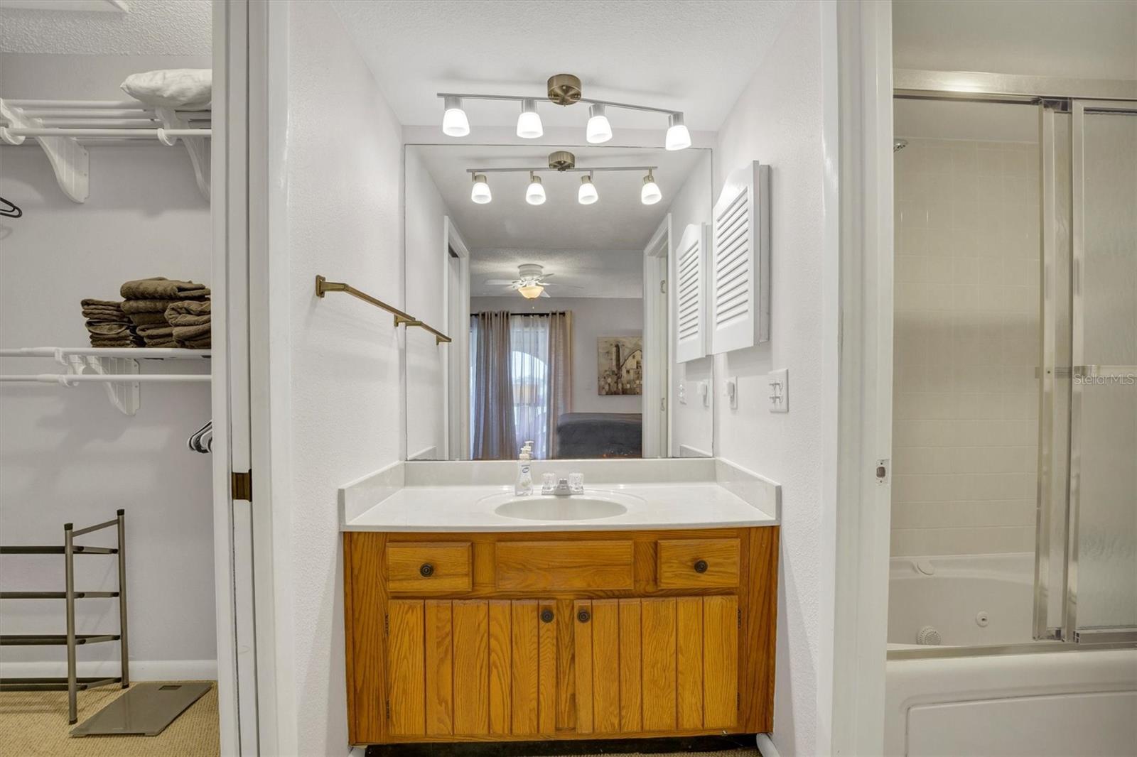 10203 Village Dr #j23 Property Photo 24