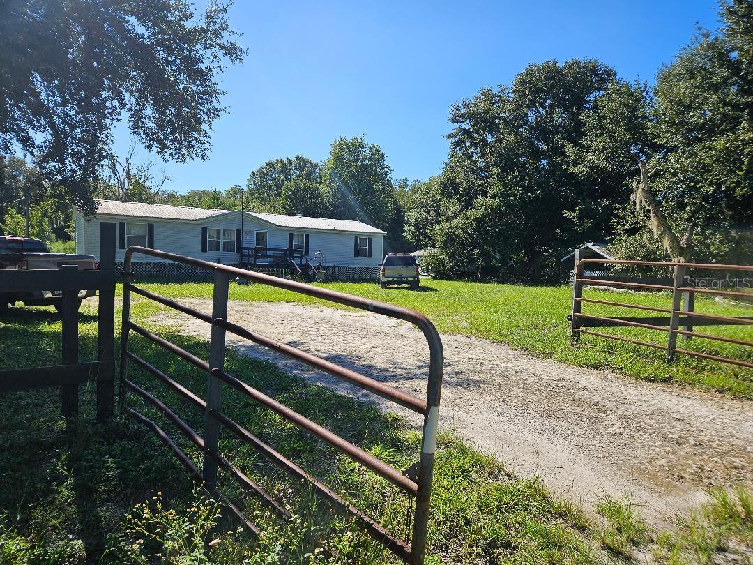 12430 Country Place Rd Property Photo 2