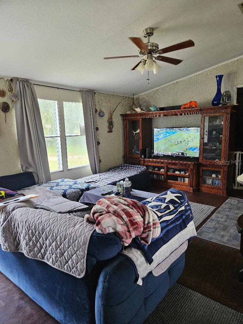 12430 Country Place Rd Property Photo 4