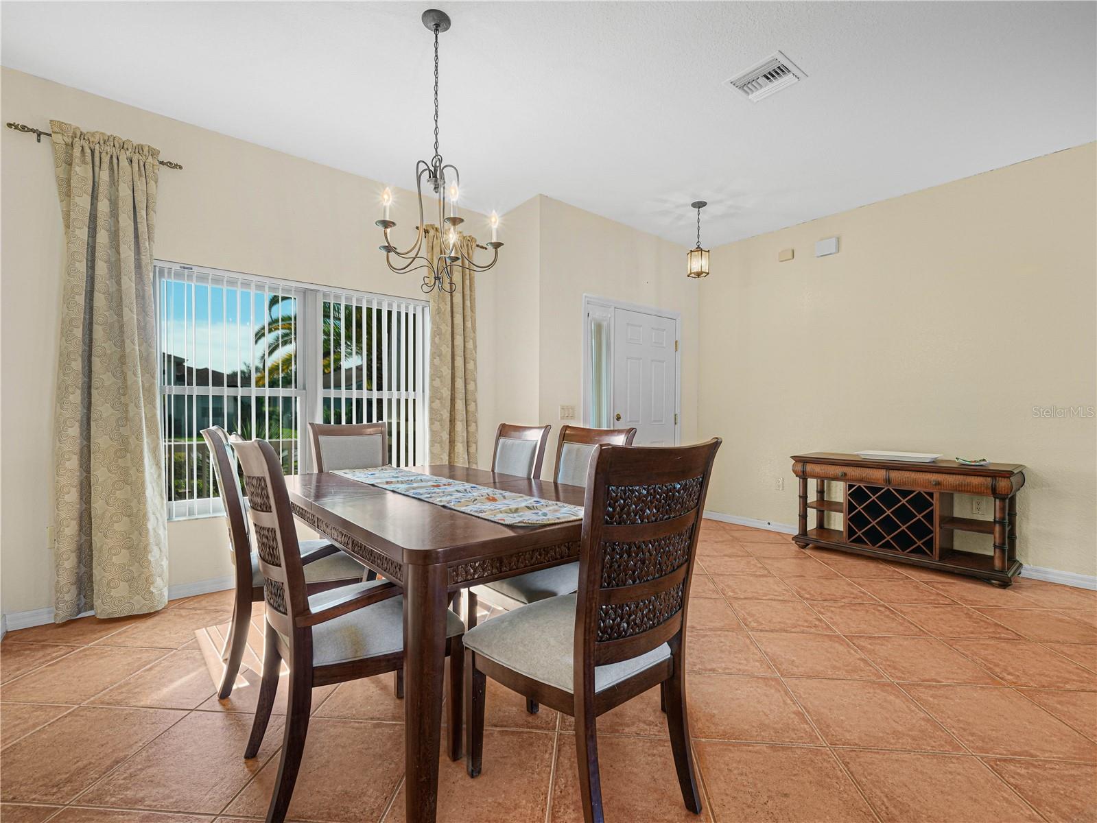 5344 Nicklaus Dr Property Photo 8