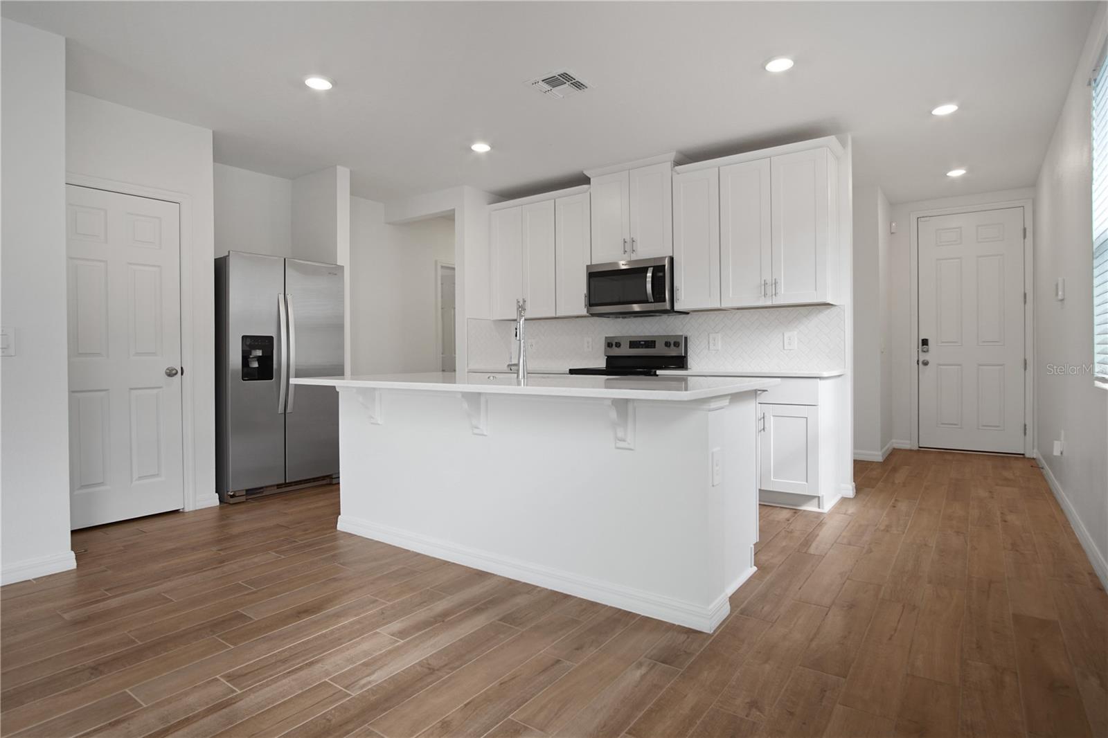 1378 Current Pl Property Photo 4