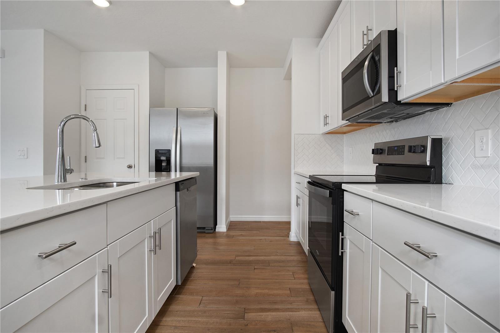 1378 Current Pl Property Photo 5