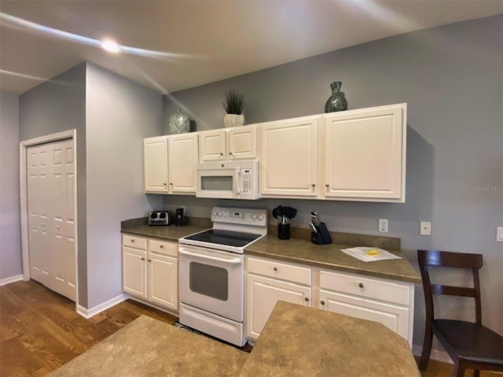 4417 Turnberry Ln Property Photo 3