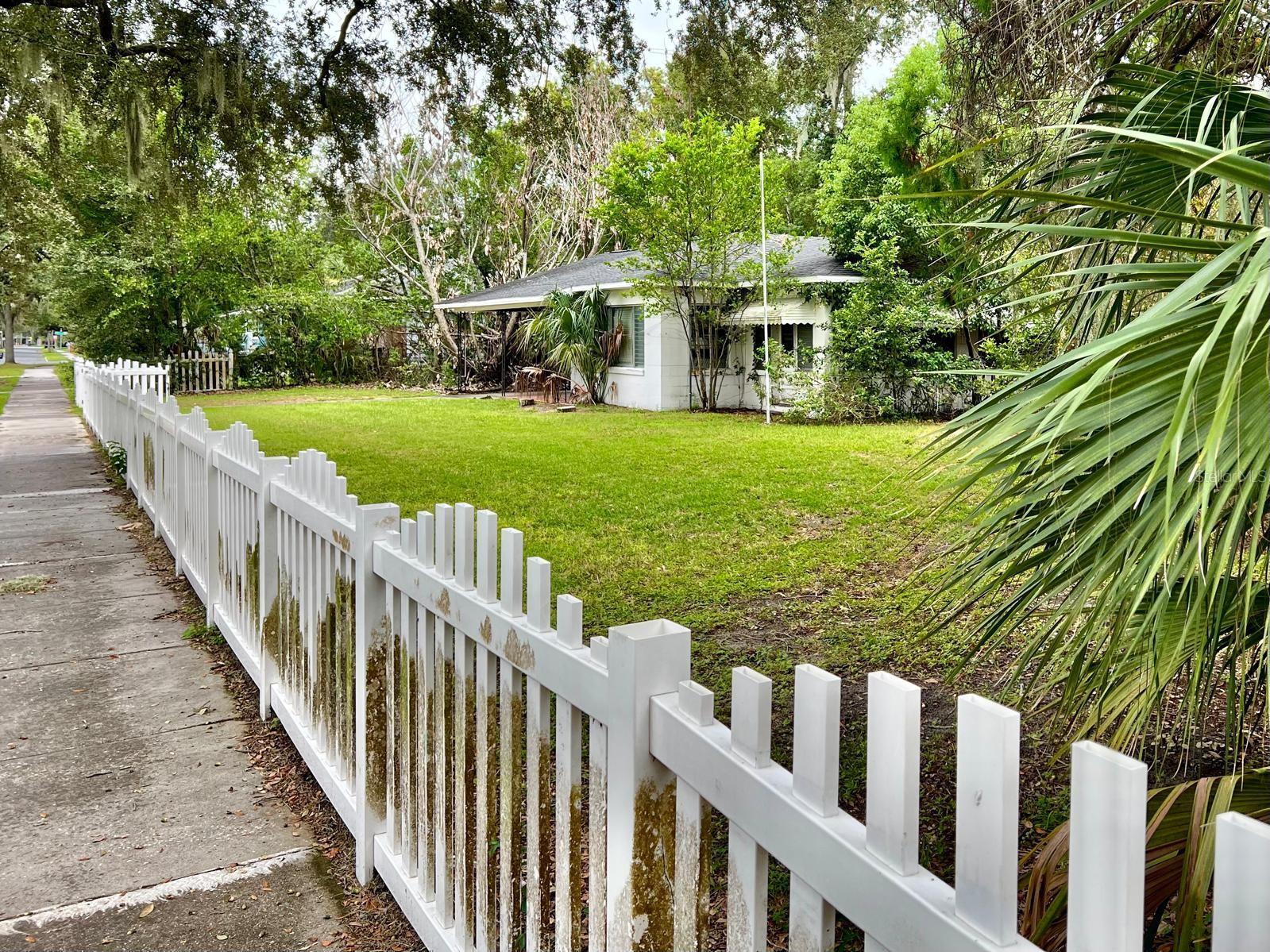 405 Francis Blvd Property Photo 4