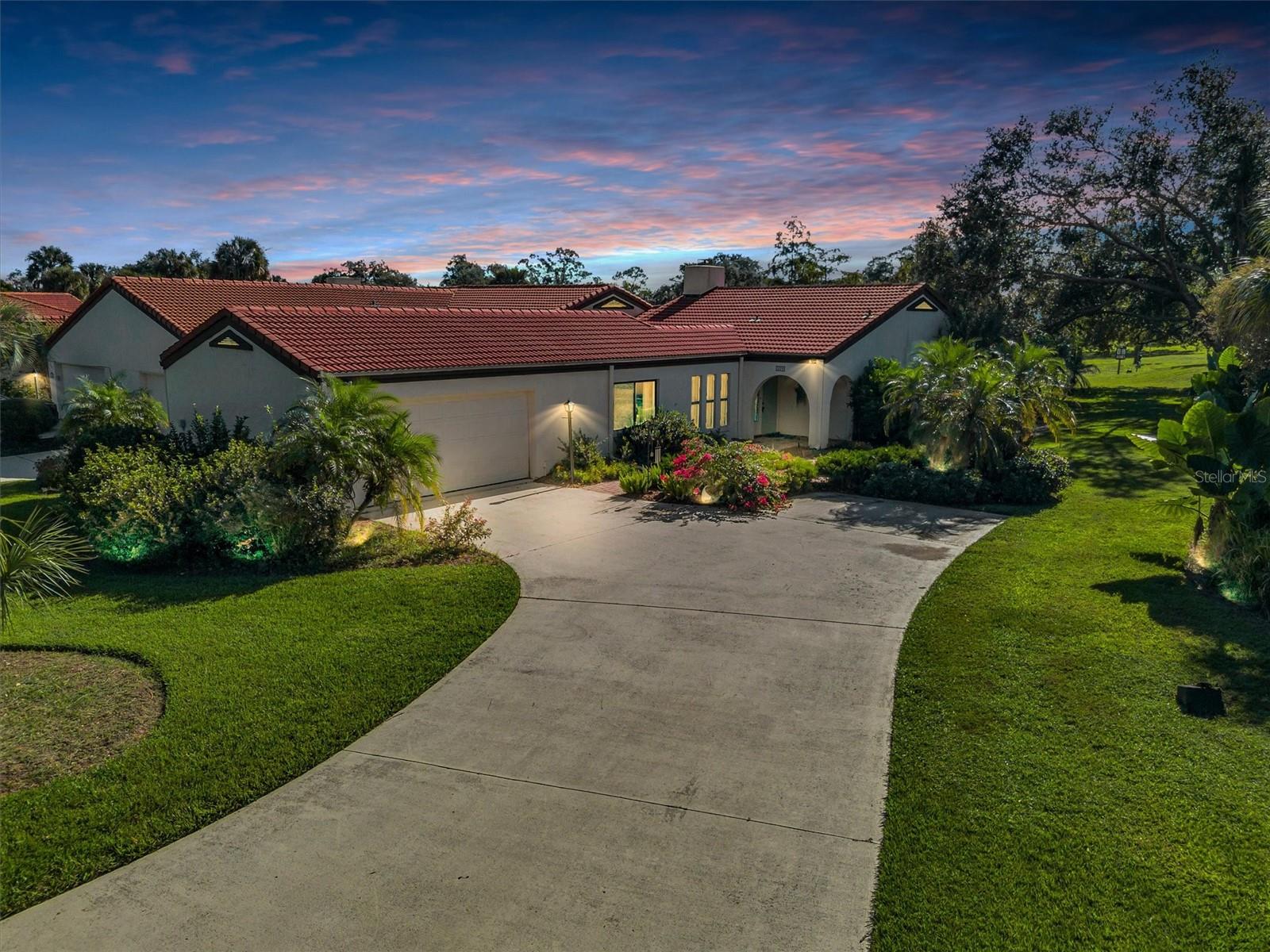 559 Clubhouse Dr Property Photo 2