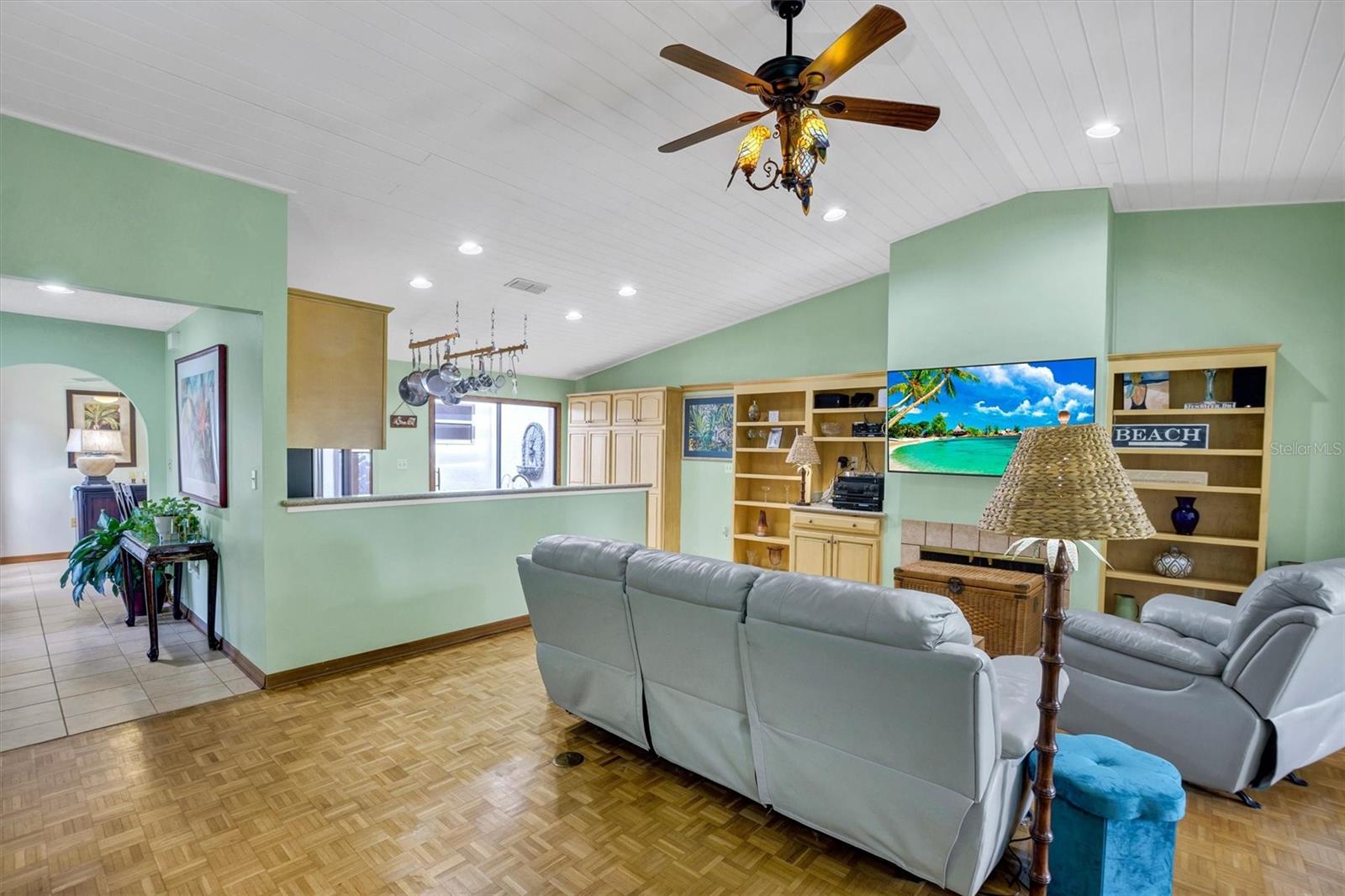 559 Clubhouse Dr Property Photo 10