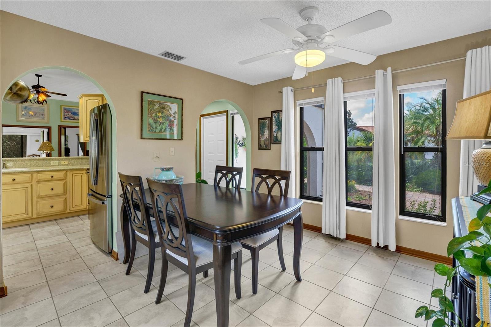 559 Clubhouse Dr Property Photo 15