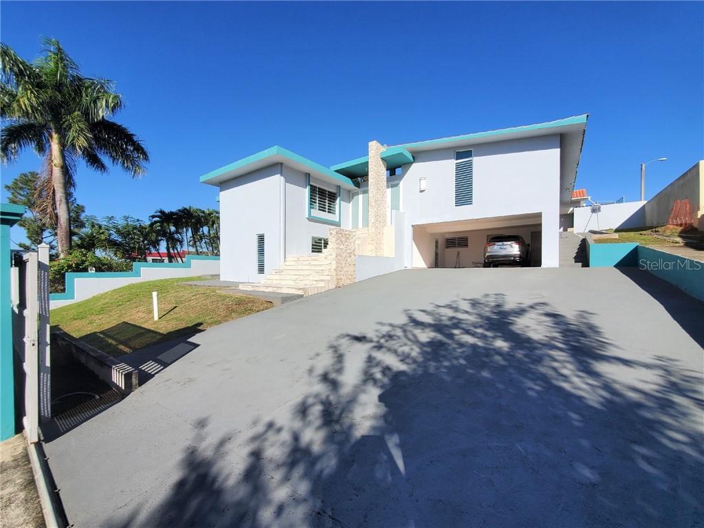 #6 Calle B Property Photo 2