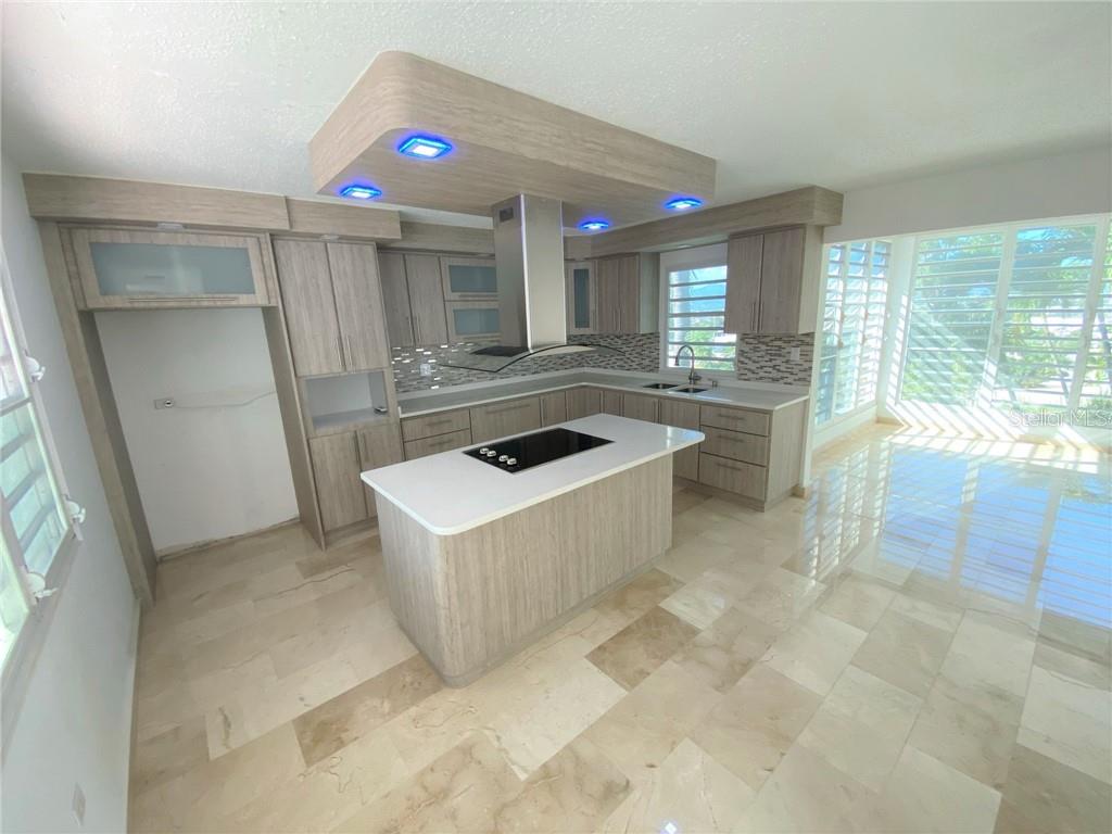 #6 Calle B Property Photo 7