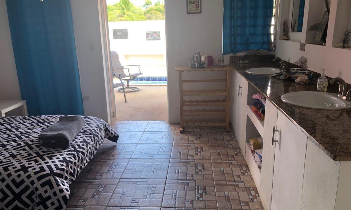 B-3 Block Property Photo 11