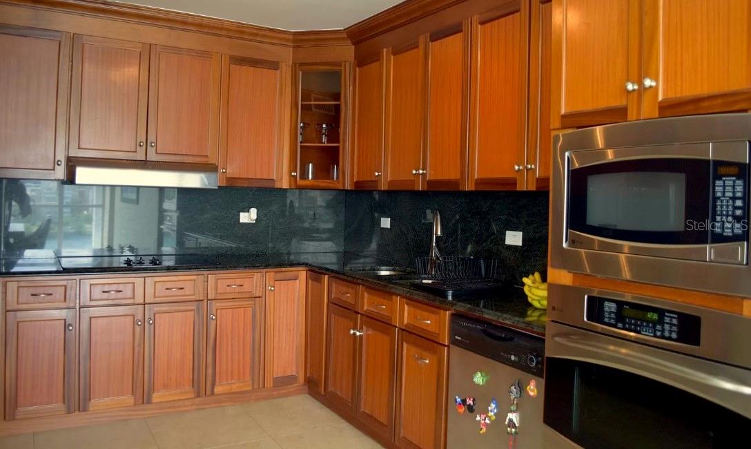 860 Ashford Ave. #8d Property Photo 15