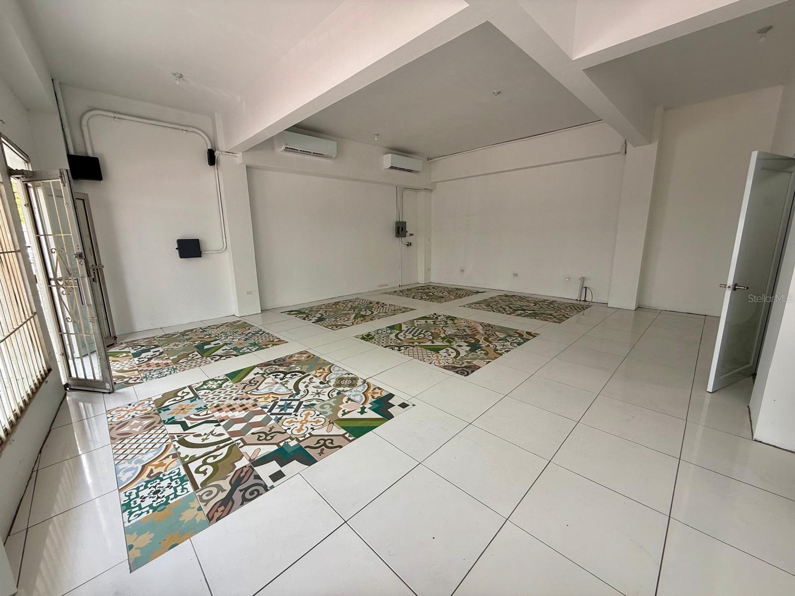 Local 1 Mayor St & Sol St, Edificio Zamora Property Photo 25