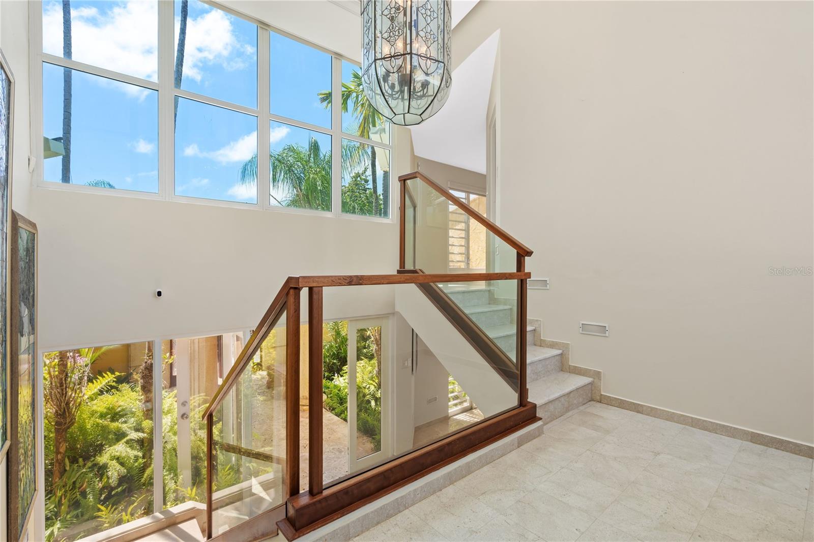 10 Ridgetop Property Photo 8