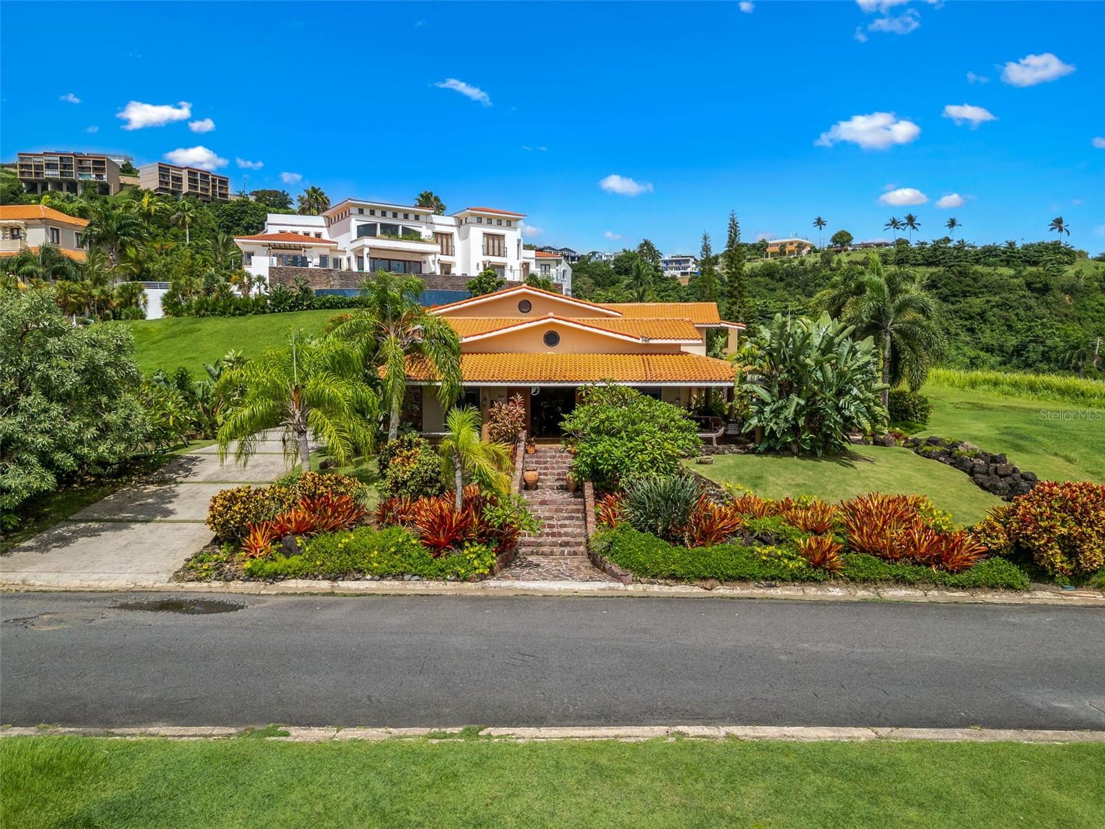 13 Mirador Ne #13 Property Photo 1