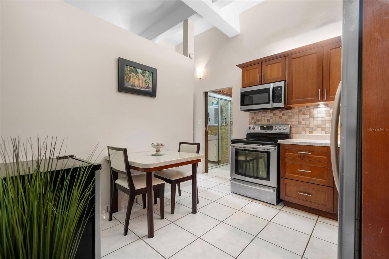 323 Recinto Sur Property Photo 4