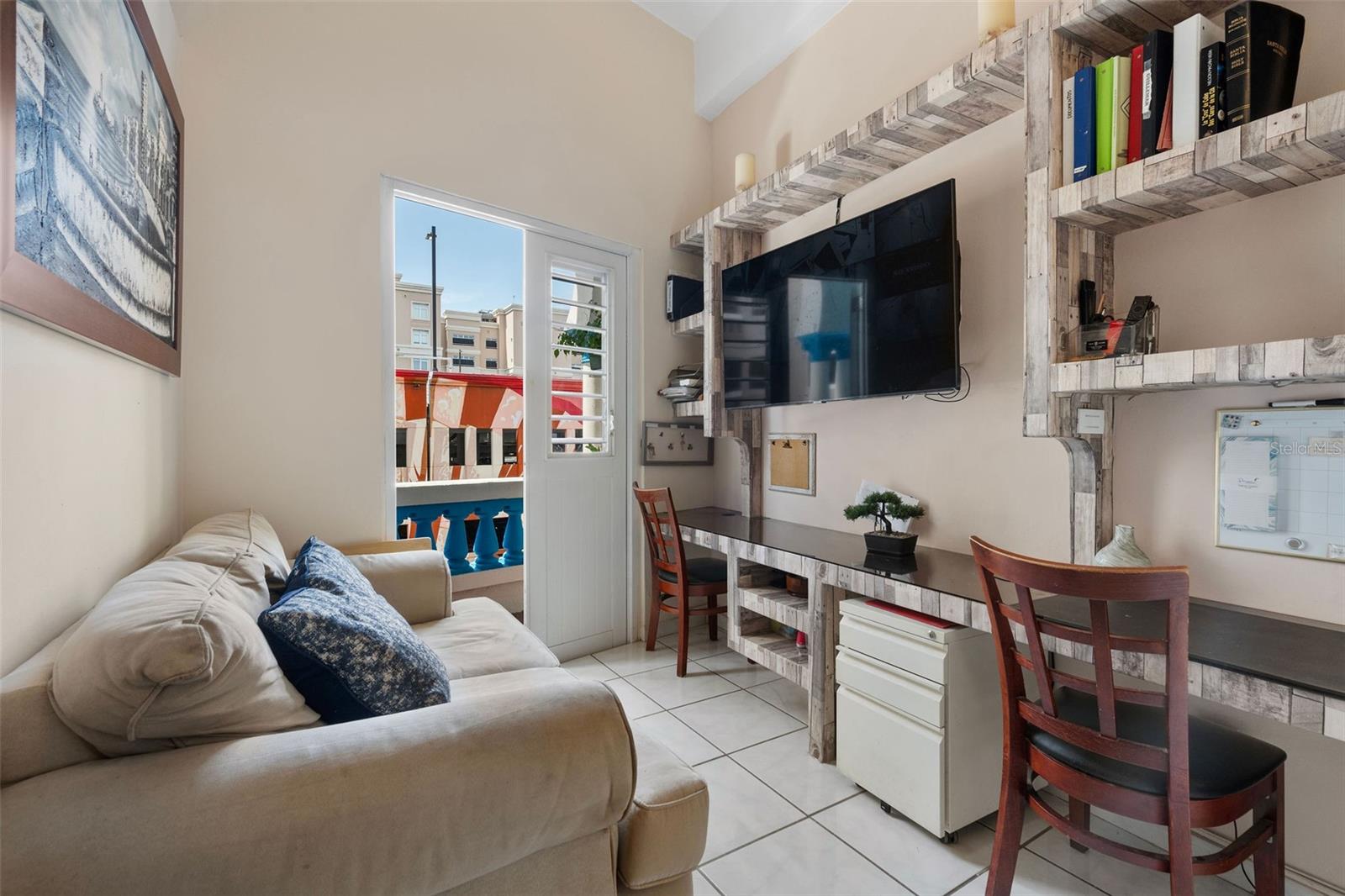 323 Recinto Sur Property Photo 6