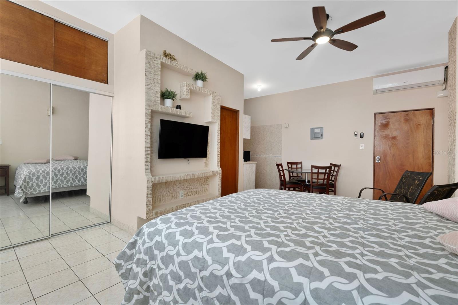 323 Recinto Sur Property Photo 28