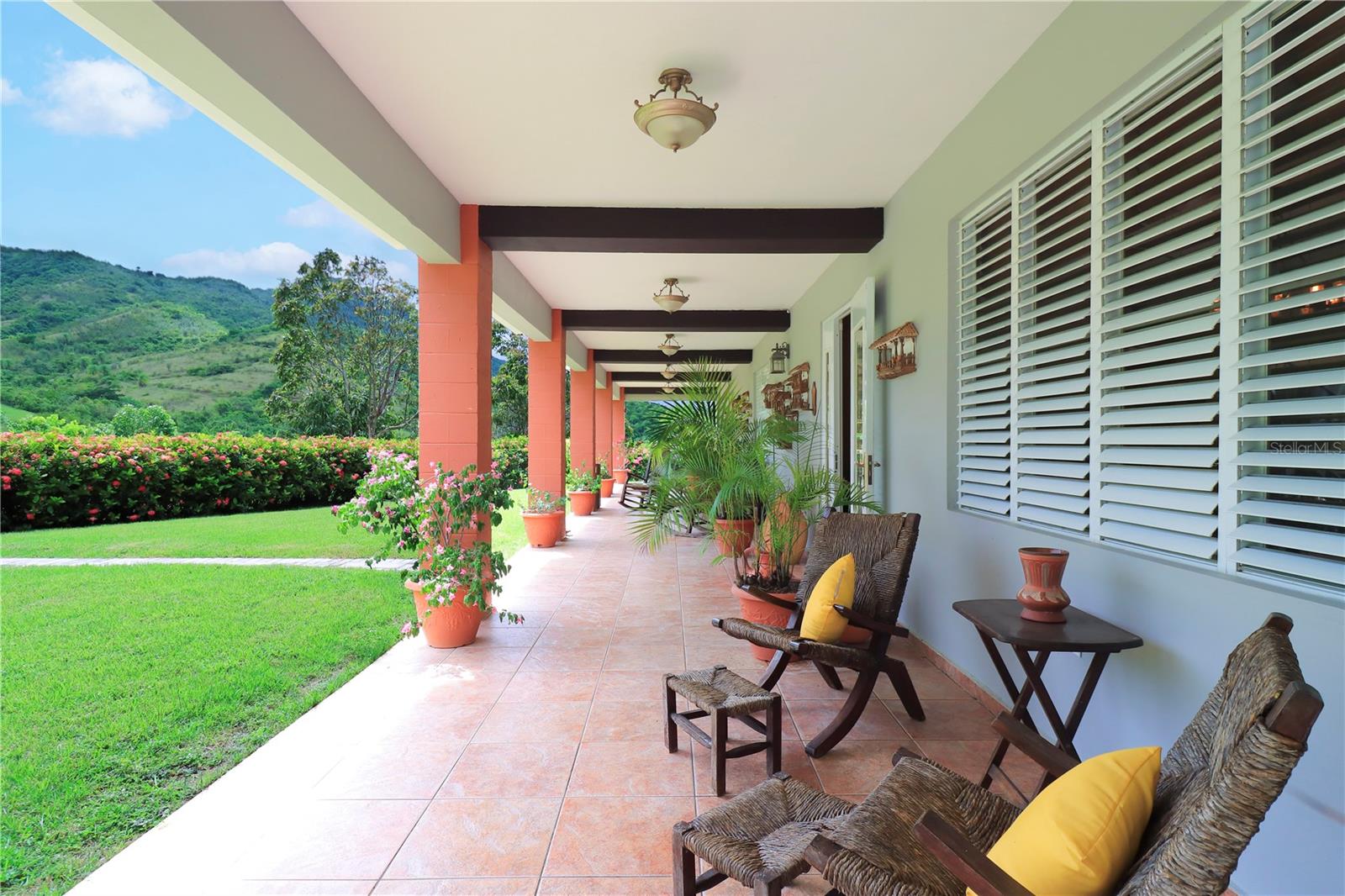 150 Carr #10.8km Property Photo 6