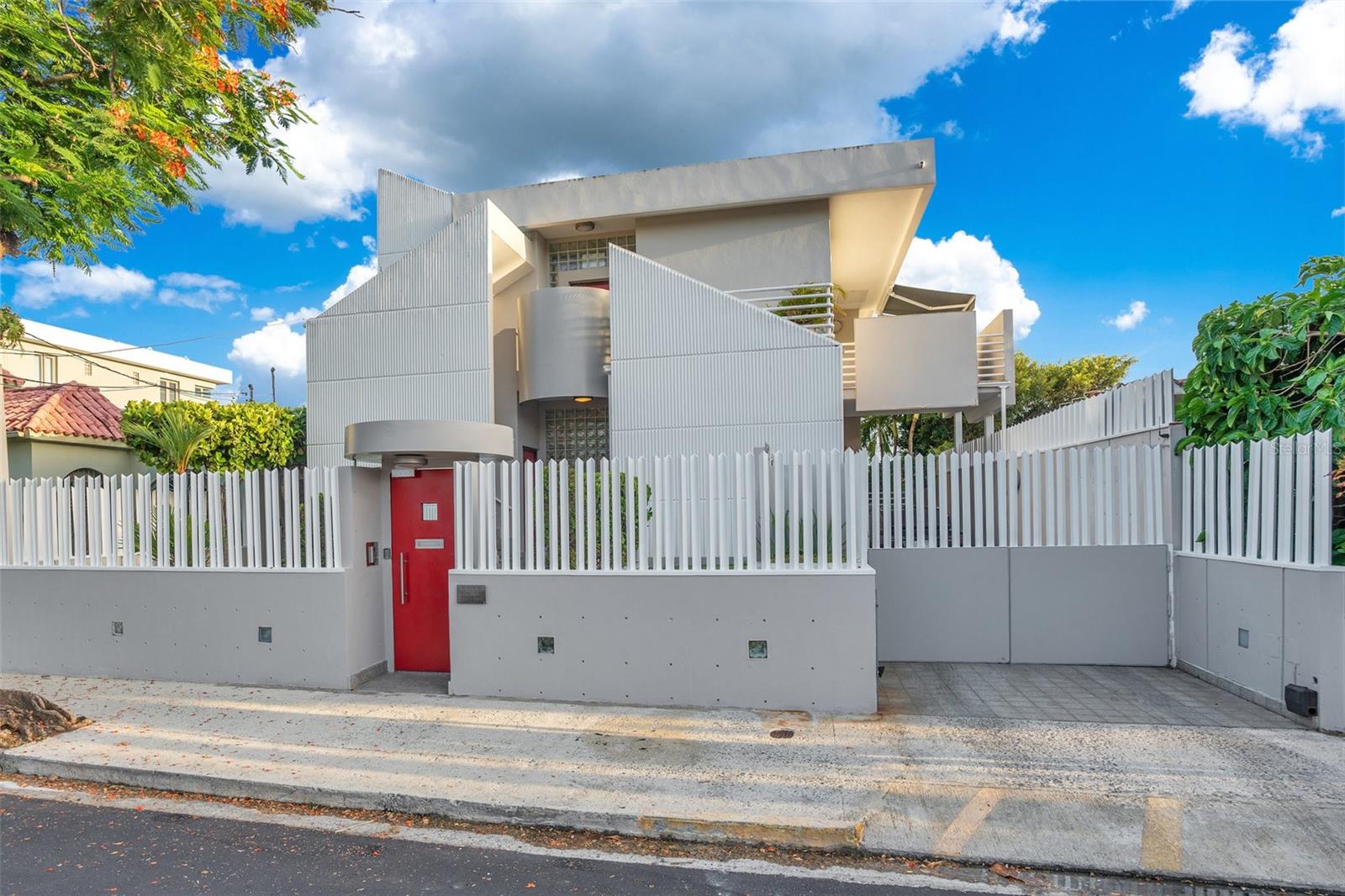 2008 España St Property Photo 1