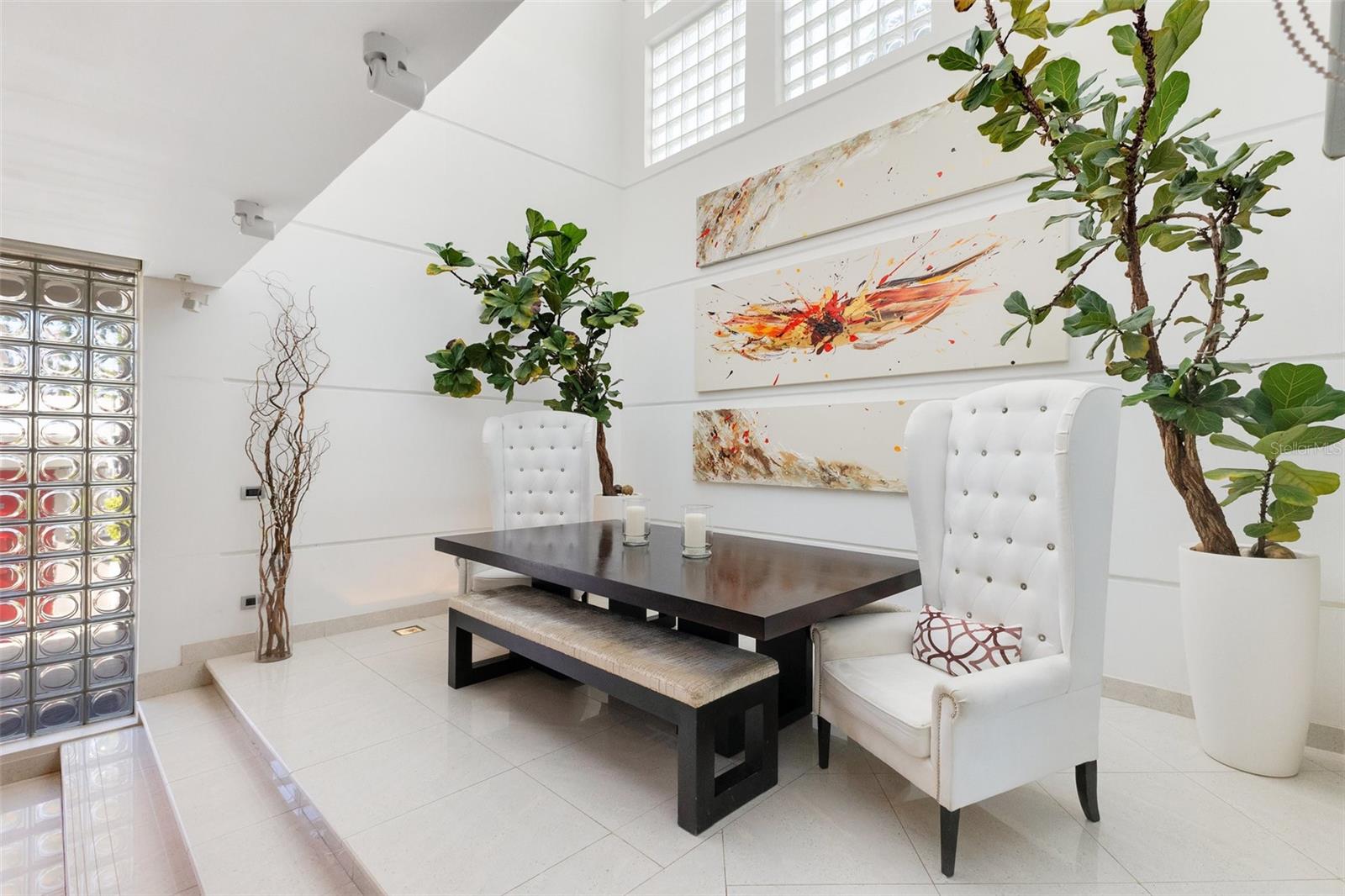 2008 España St Property Photo 8