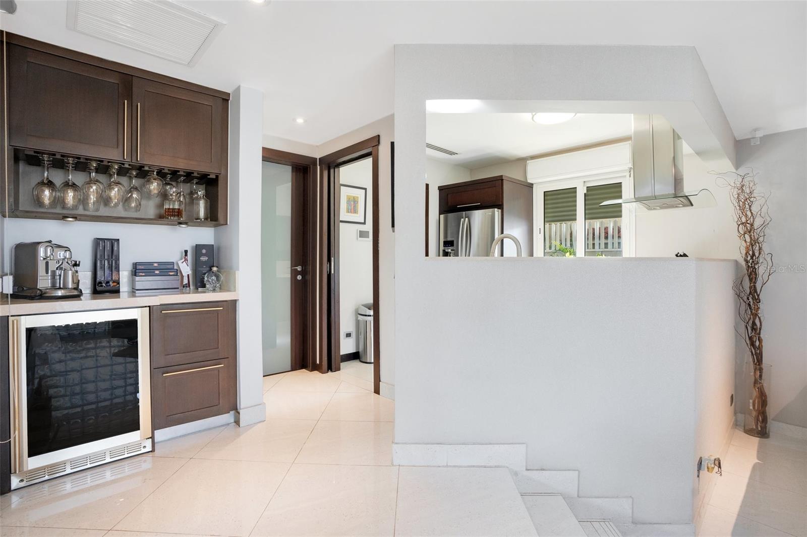 2008 España St Property Photo 10