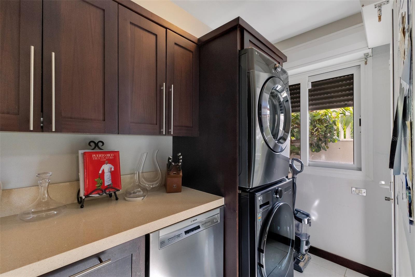 2008 España St Property Photo 13