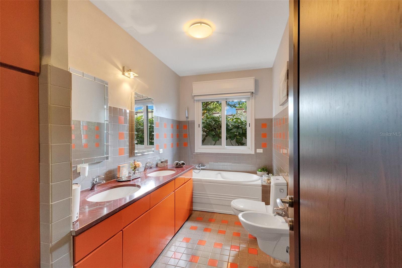 2008 España St Property Photo 14