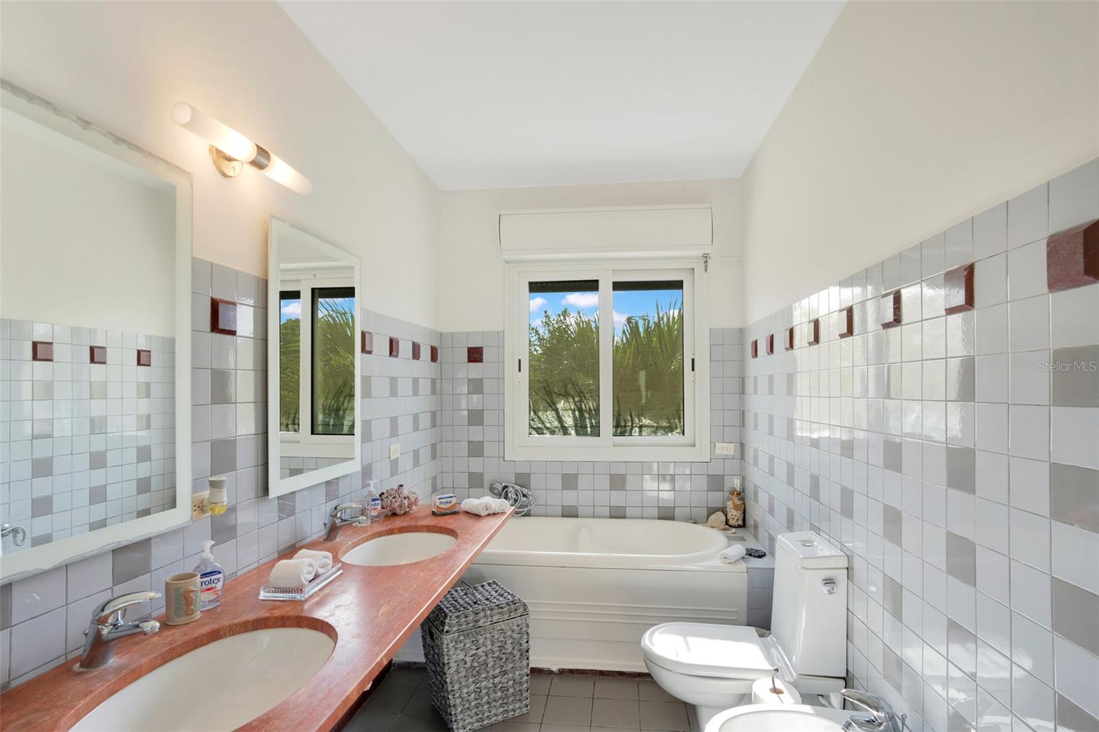 2008 España St Property Photo 25