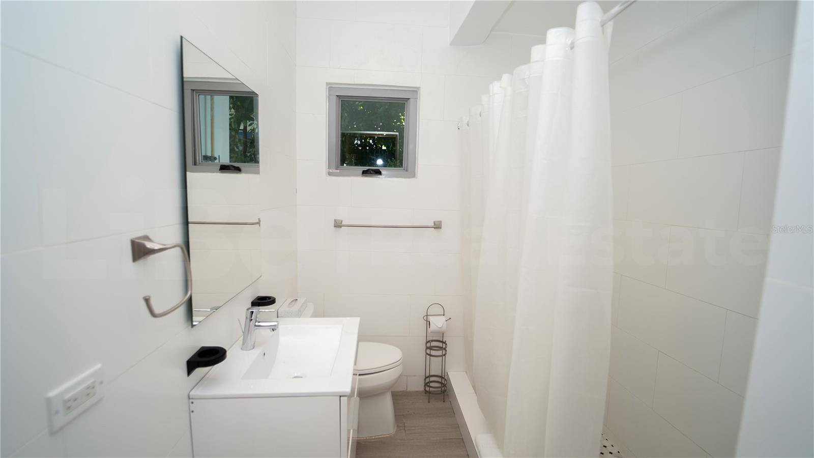 2058 España St Property Photo 5