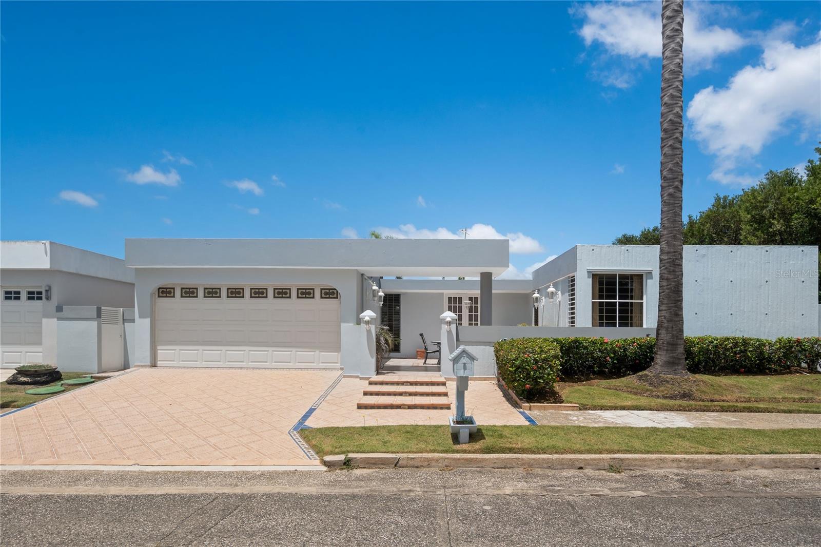 253 CALLE BAUHINIA