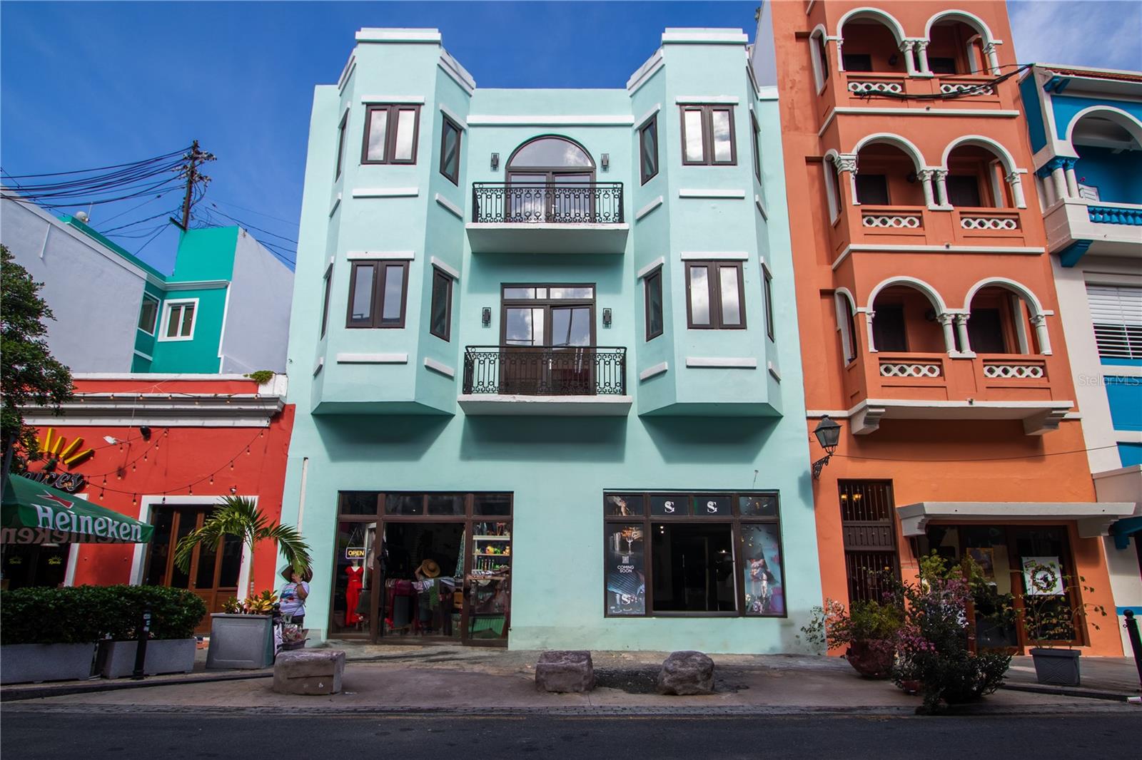 319 RECINTO SUR ST #2 Property Photo 1
