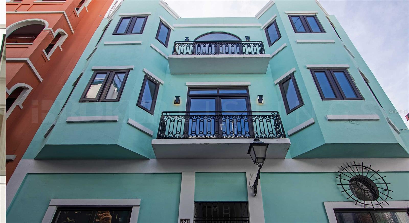319 Recinto Sur St #4 Property Photo 1