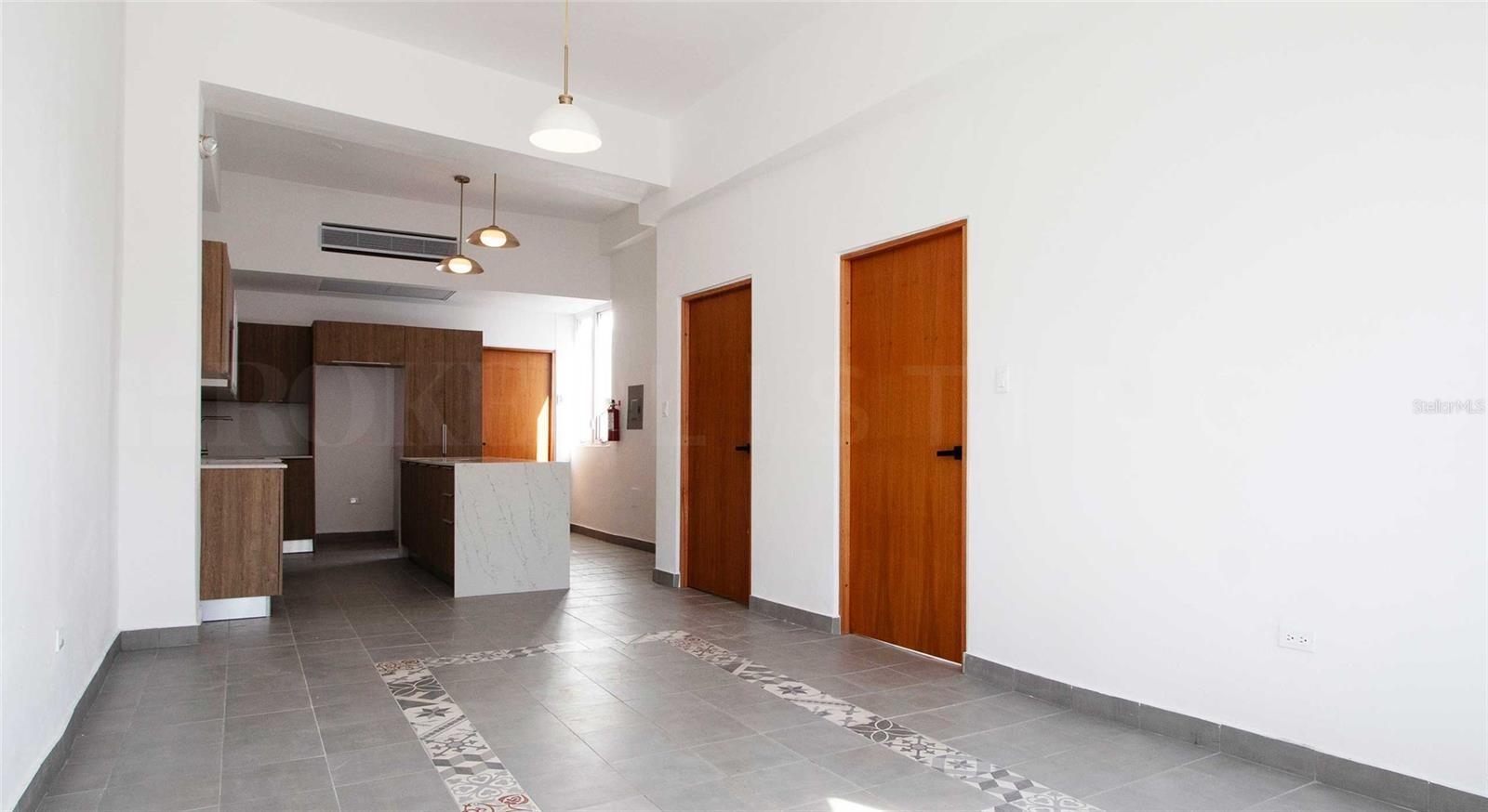 319 Recinto Sur St #5 Property Photo 3