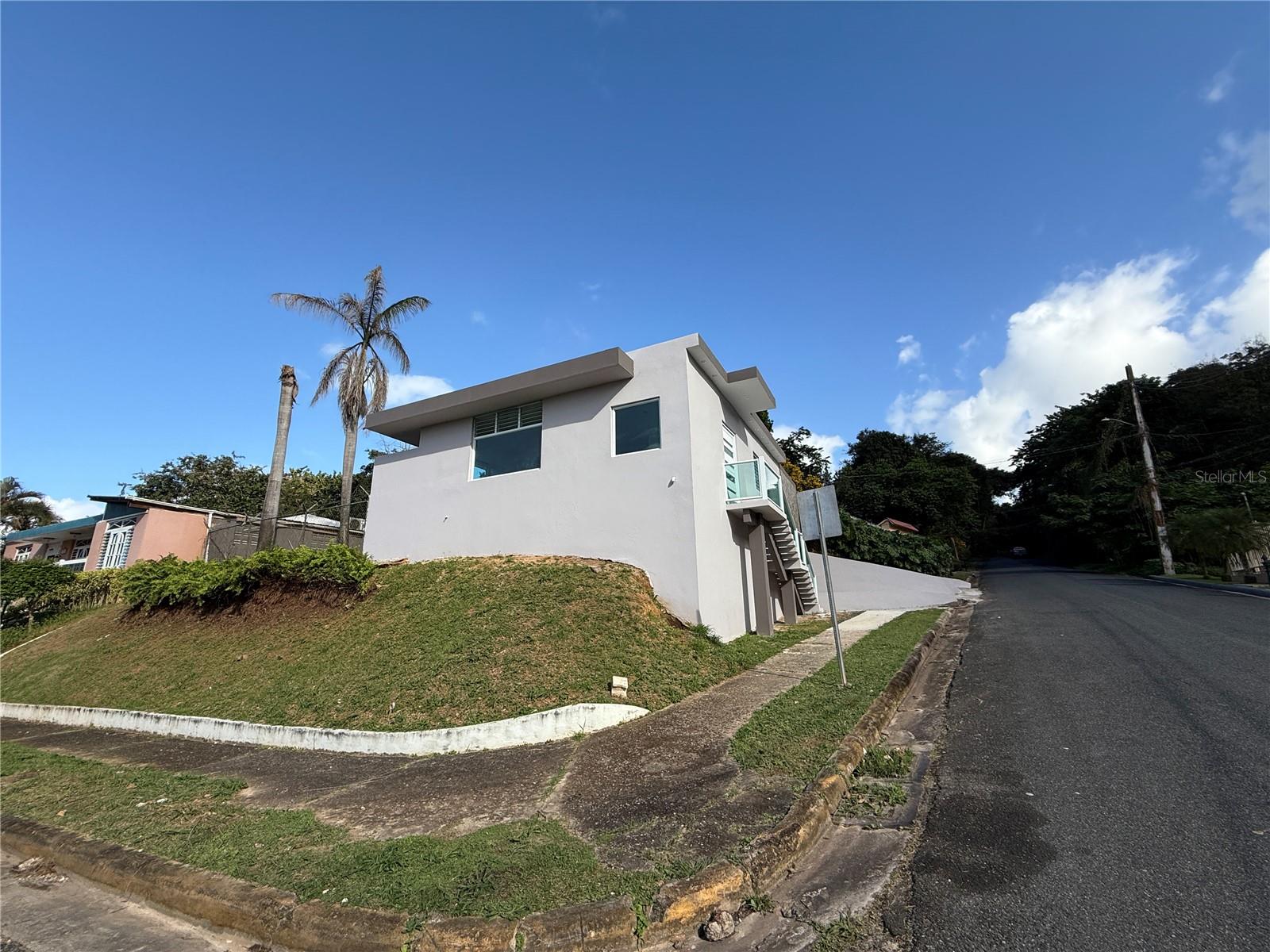 PR9111327 Property Photo 2