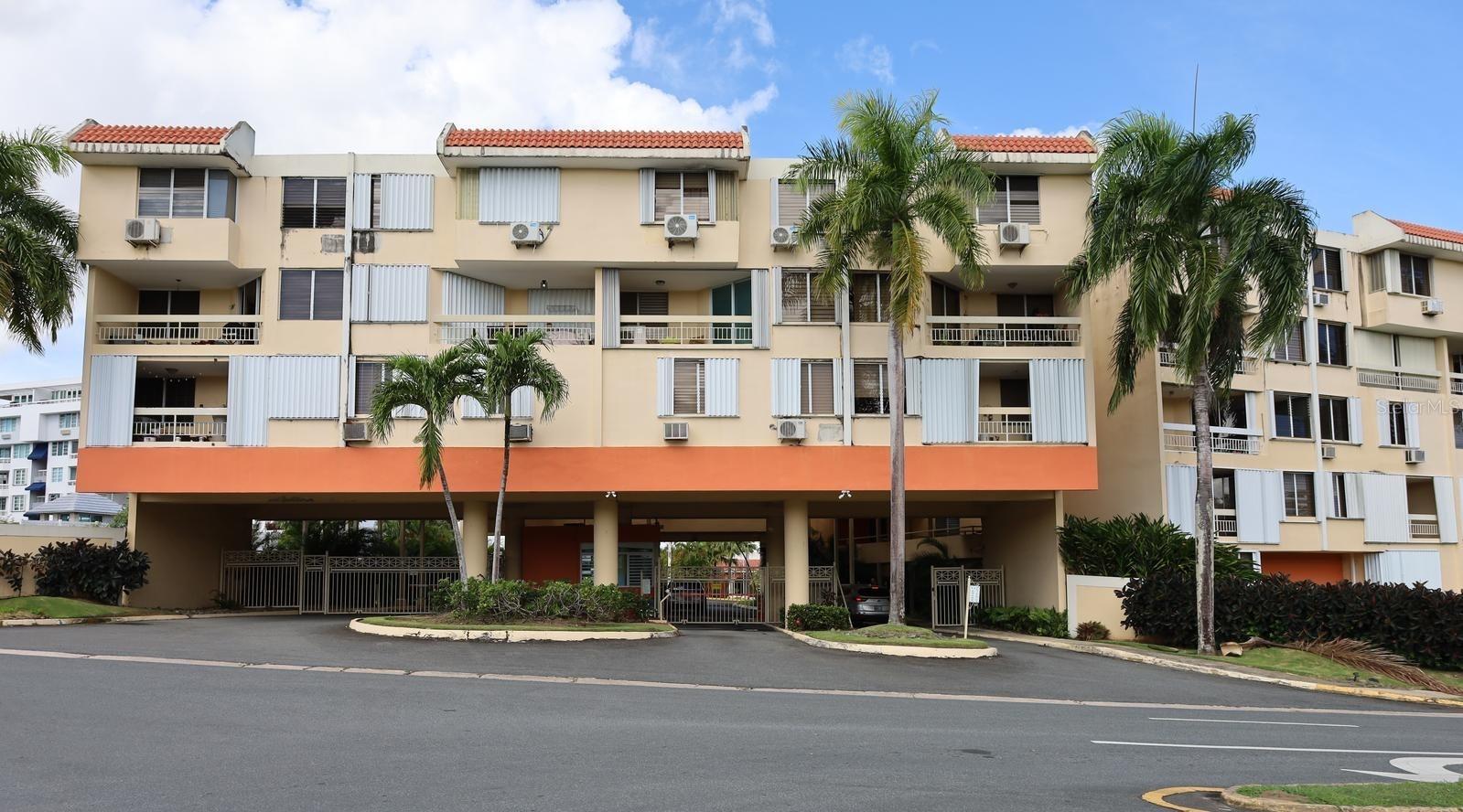Cond Parque Real Juan Carlos De Borbon #a-426 Property Photo