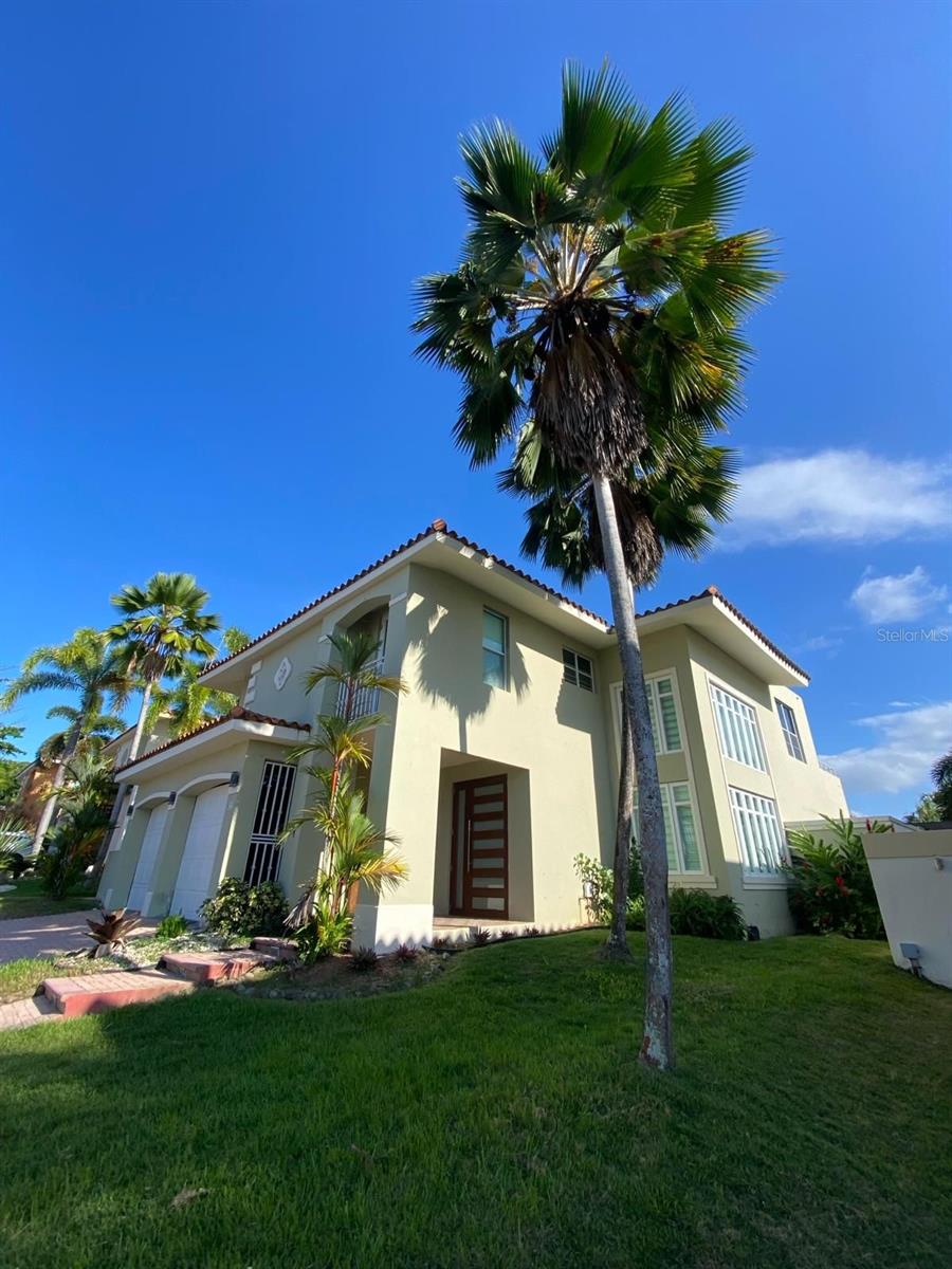 Grand Palm I Real Palm Drive #c-10 Property Photo 2