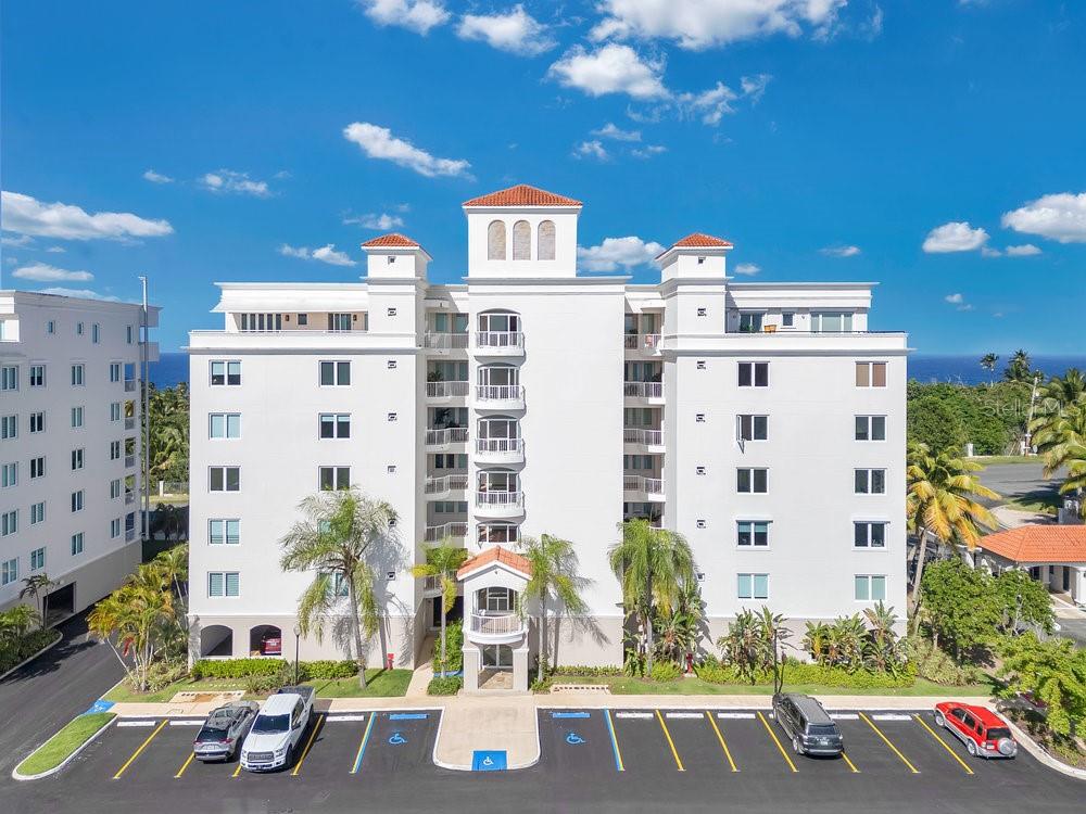 Olivine 83 Cond Treasure Point Torre Iii #apt. 322 Property Photo 2