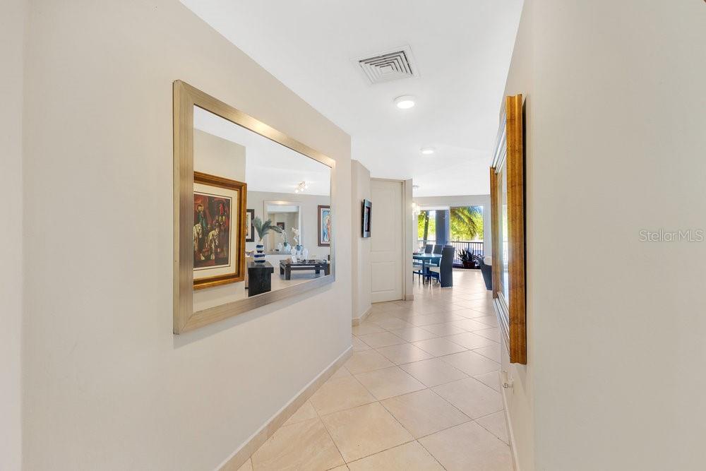 Olivine 83 Cond Treasure Point Torre Iii #apt. 322 Property Photo 3