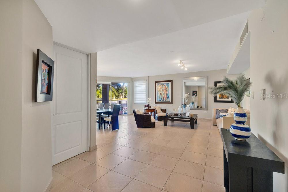 Olivine 83 Cond Treasure Point Torre Iii #apt. 322 Property Photo 9