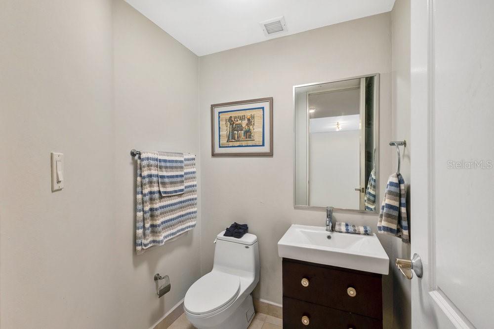 Olivine 83 Cond Treasure Point Torre Iii #apt. 322 Property Photo 14