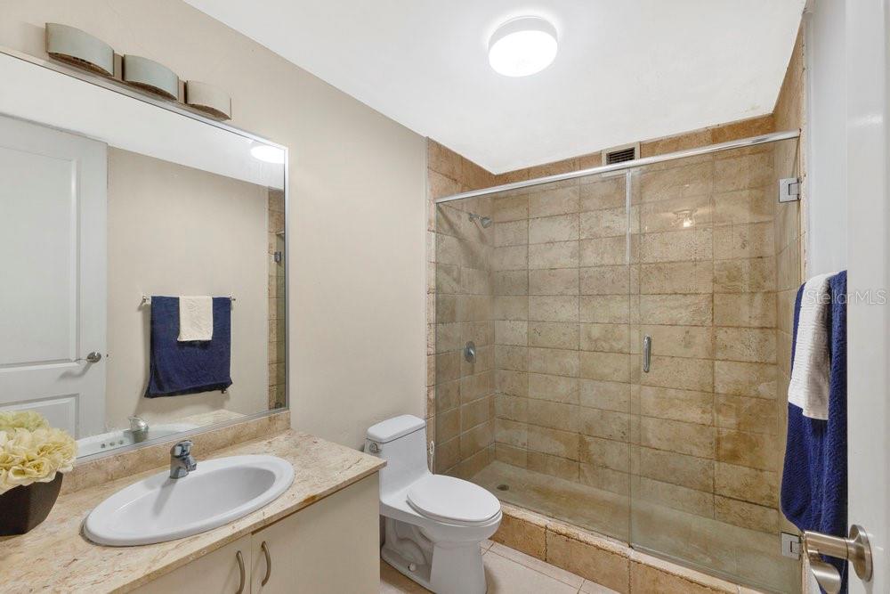 Olivine 83 Cond Treasure Point Torre Iii #apt. 322 Property Photo 15