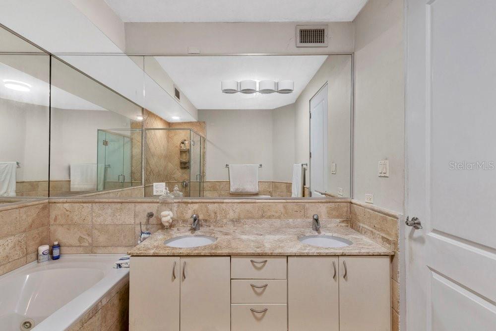 Olivine 83 Cond Treasure Point Torre Iii #apt. 322 Property Photo 20