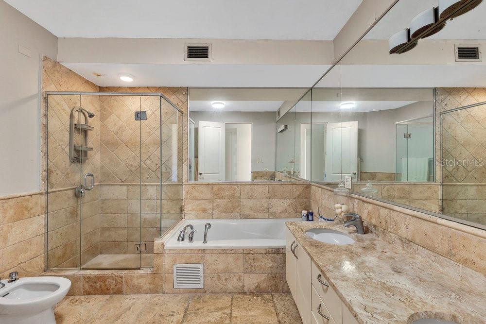 Olivine 83 Cond Treasure Point Torre Iii #apt. 322 Property Photo 21