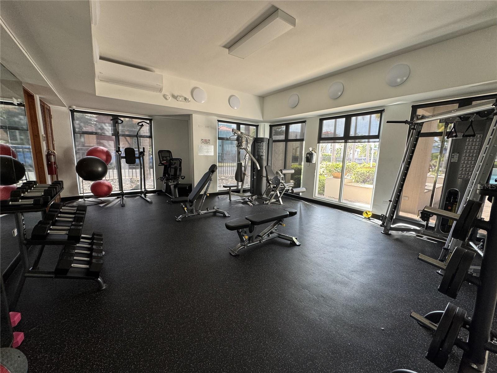 Olivine 83 Cond Treasure Point Torre Iii #apt. 322 Property Photo 27